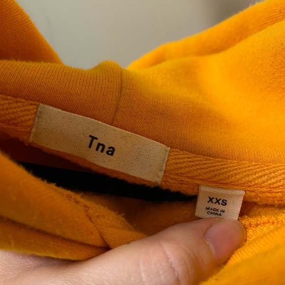 Aritzia TNA oversized sweater orange - Picture 3 of 3